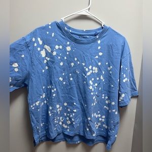 blue t shirt with white spots. size S from palmetto moon.
